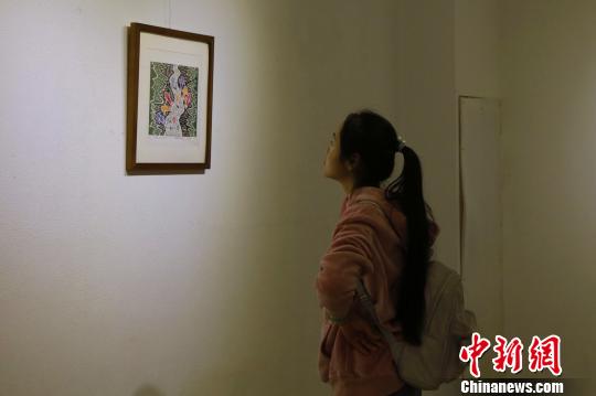 湖北宜昌辦殘疾人“非遺”作品展傳承民俗