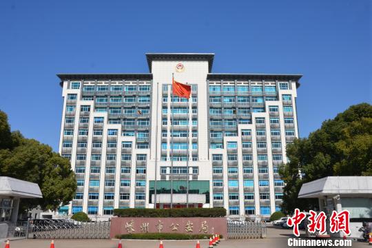 10歲“熊娃”上學(xué)遲到怕挨罵 謊稱半路遭搶劫被打暈