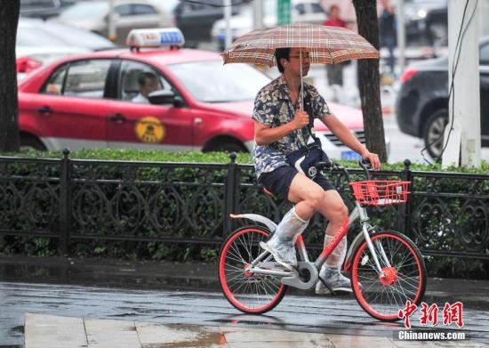 中央氣象臺(tái)發(fā)暴雨藍(lán)色預(yù)警 云南貴州等地有大到暴雨