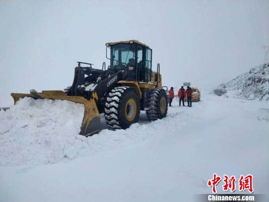 降水東移 西藏連續(xù)發(fā)布暴雪預(yù)警信號(hào)