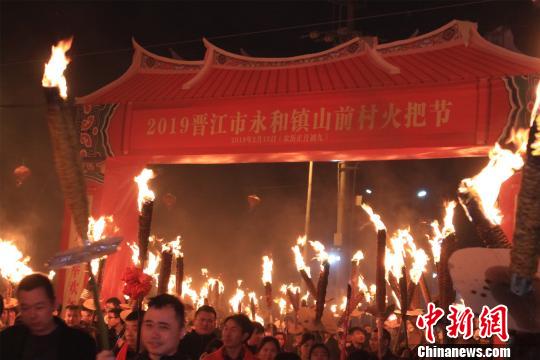 閩南僑村“火把節(jié)”：“火龍”祈福 百年傳承