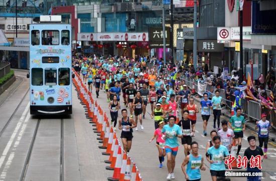 內地跑手赴港參加馬拉松 贊搭乘高鐵方便快捷