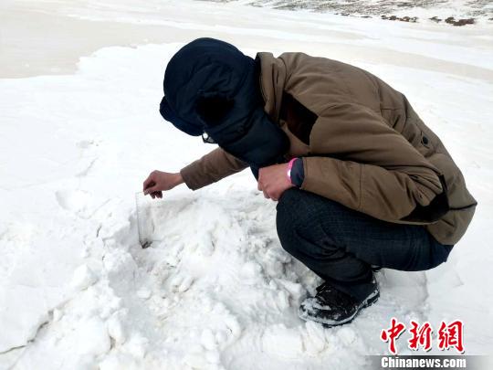 穿行在黃河源頭“雪窩子”里的氣象局長