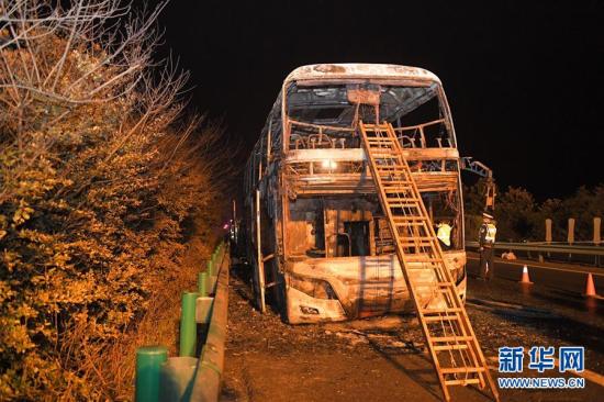 交通運輸部緊急派員赴湖南指導長張高速客車起火事故處置