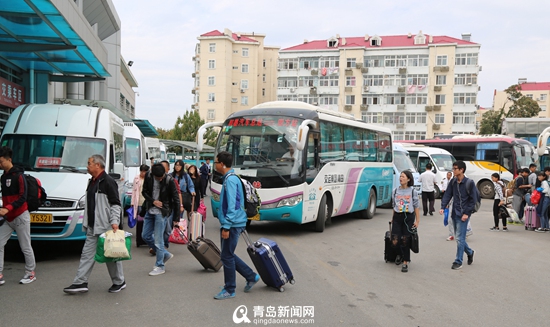 青島汽車總站清明發送旅客12萬人次 本月中旬可搶五一票