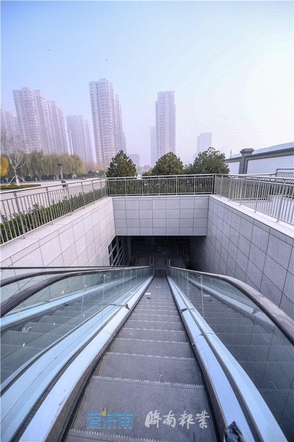 火车站北广场添大型停车场 将有效缓解进站送客难_济南民生_济南_齐鲁