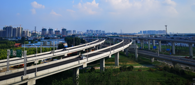 济宁内环高架南张互通立交北向东匝道通车