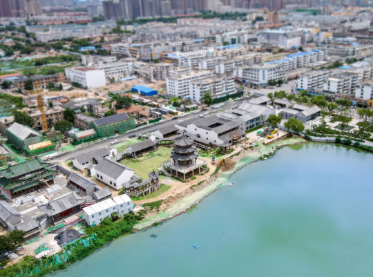 据了解,菏泽老城复兴项目(曹州古城旅游保护项目)是我市激活菏泽城市