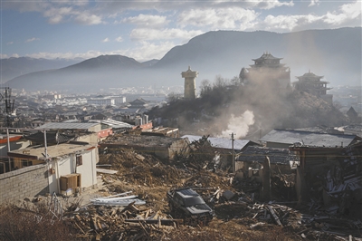 1月15日,火灾后的独克宗古城全景.大火让这里的美丽壮观荡然无存.